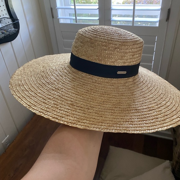Gigi Pip “Gwen” Oversized/ Wide Brim Straw Hat - Picture 7 of 8